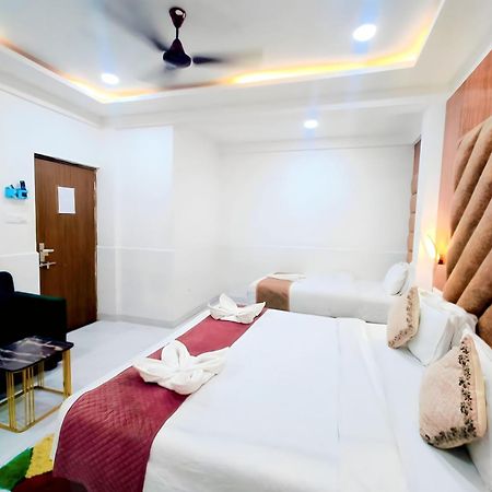 Hotel Small Daddy Plus Калангут Экстерьер фото