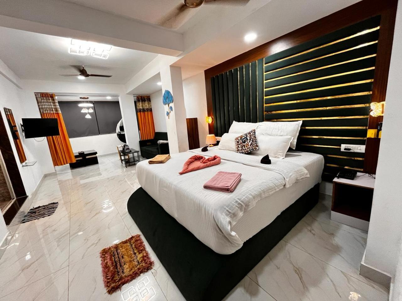 Hotel Small Daddy Plus Калангут Экстерьер фото