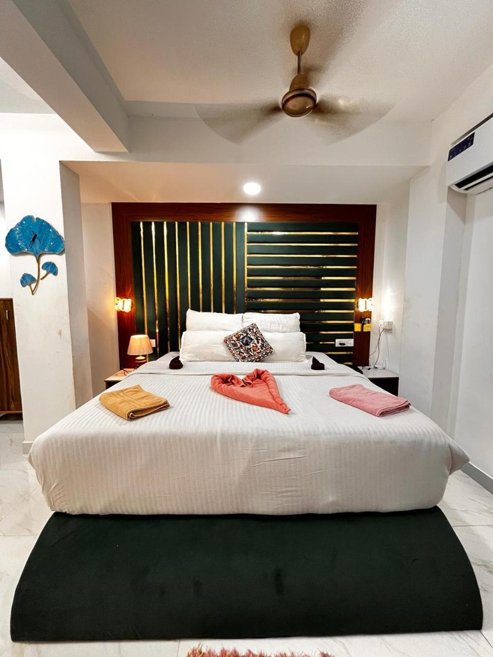 Hotel Small Daddy Plus Калангут Экстерьер фото