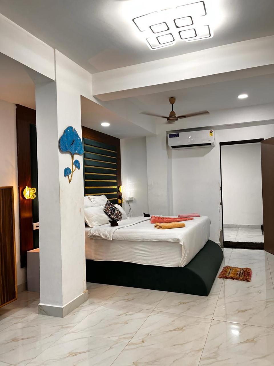 Hotel Small Daddy Plus Калангут Экстерьер фото