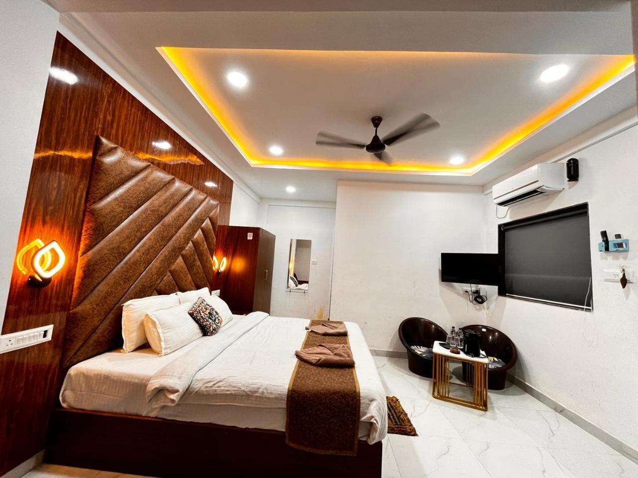 Hotel Small Daddy Plus Калангут Экстерьер фото
