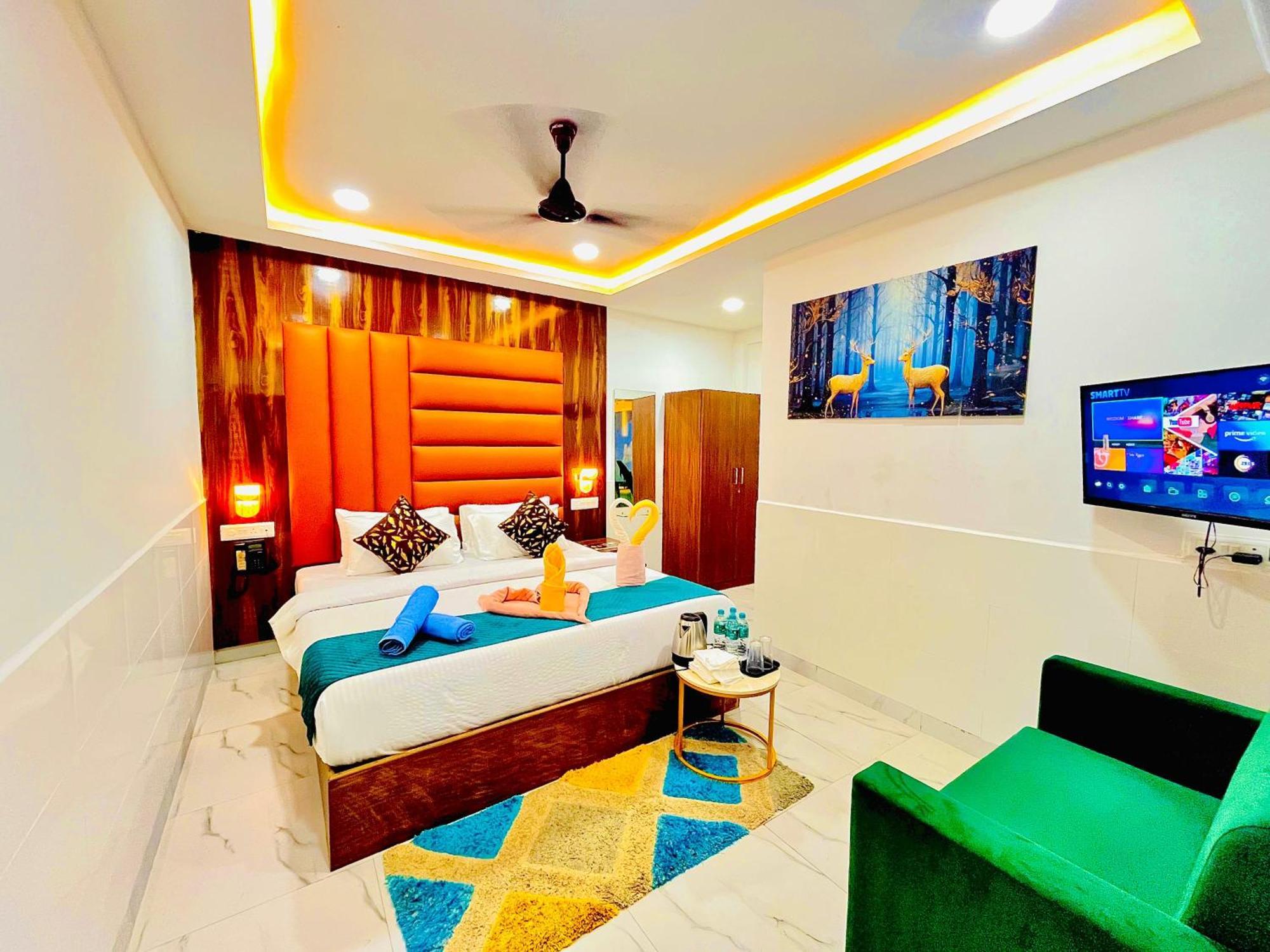 Hotel Small Daddy Plus Калангут Экстерьер фото