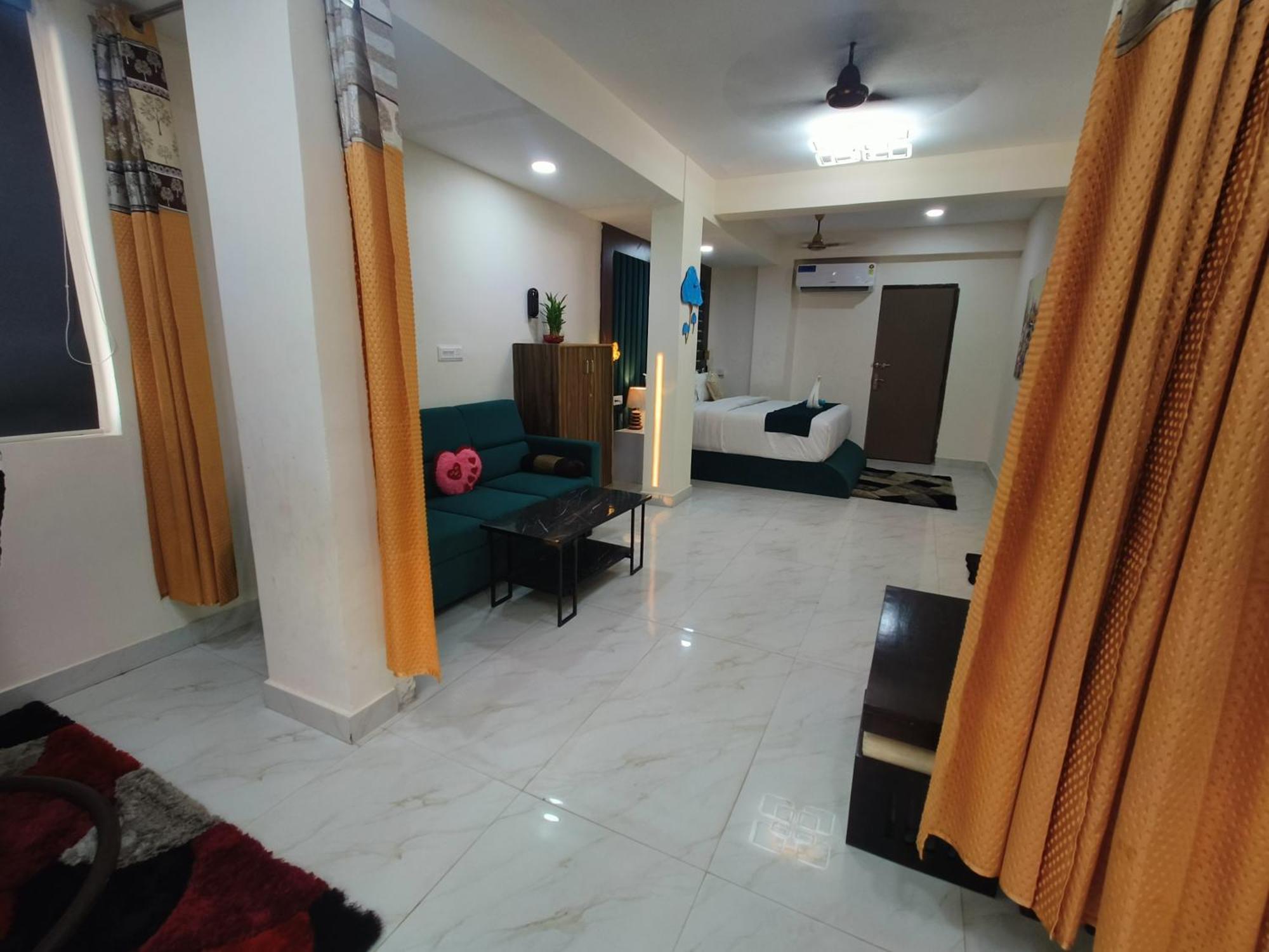 Hotel Small Daddy Plus Калангут Экстерьер фото