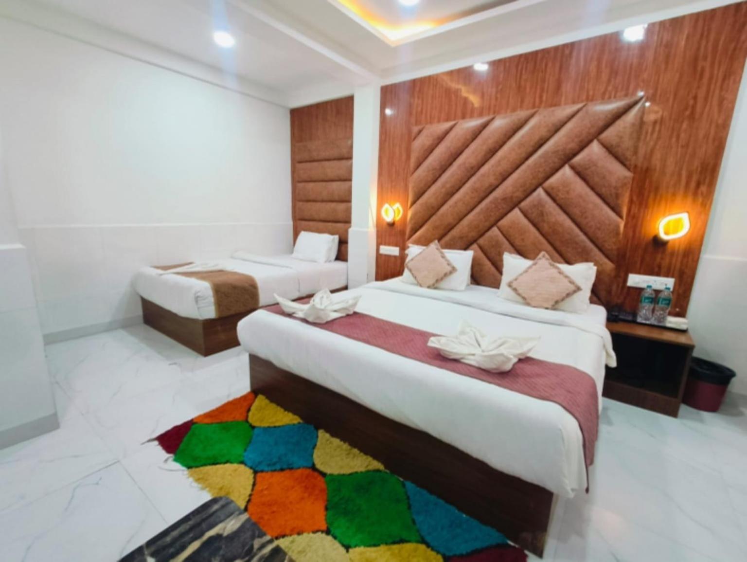 Hotel Small Daddy Plus Калангут Экстерьер фото