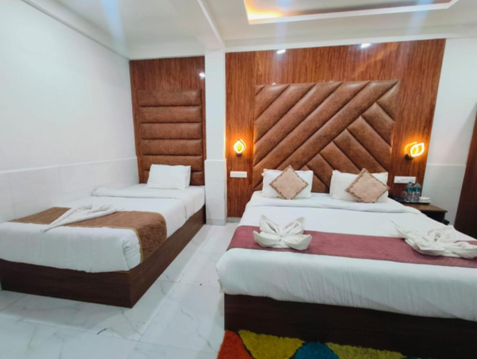 Hotel Small Daddy Plus Калангут Экстерьер фото