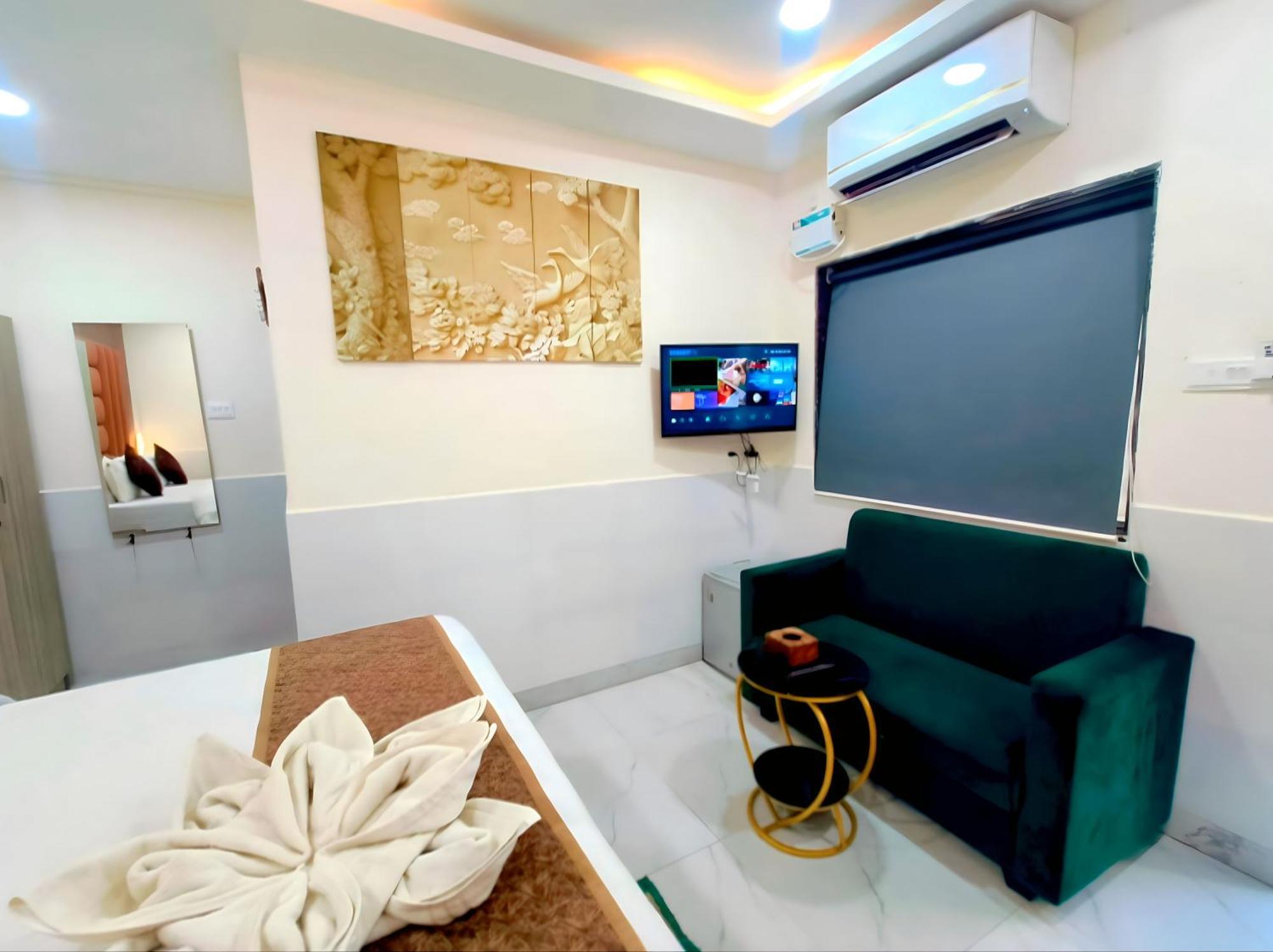 Hotel Small Daddy Plus Калангут Экстерьер фото